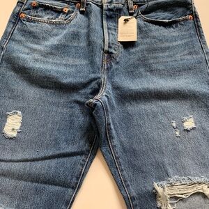 Levi Strauss Wedgie straight women’s button fly distressed raw hem 30x28 NWT